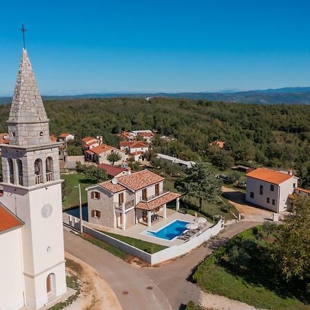 Villa Atop The Village With Stunning View Vizinada Bagian luar foto