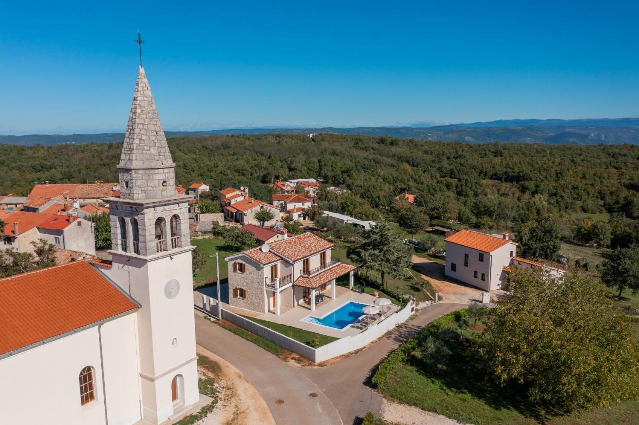 Villa Atop The Village With Stunning View Vizinada Bagian luar foto