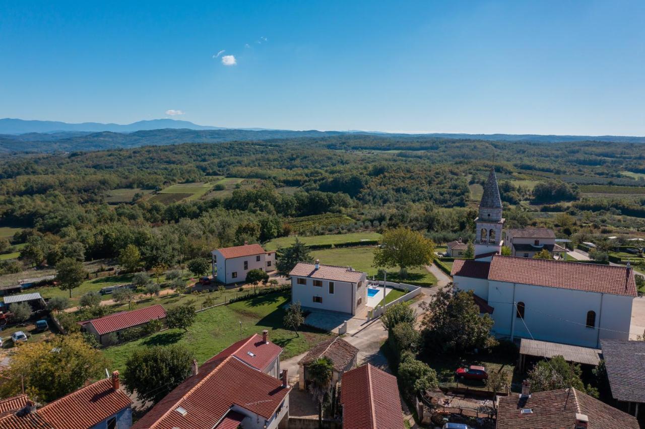 Villa Atop The Village With Stunning View Vizinada Bagian luar foto